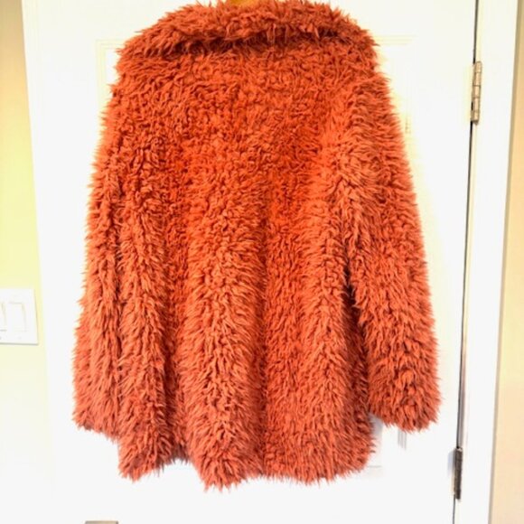 Dark Pink Faux Fur Women's Coat - Picture 3 of 5